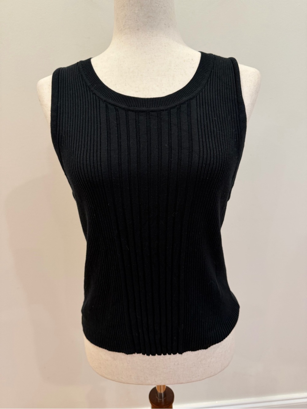 Banana Republic Top Womens Medium Black Knit Sleeveless Office Stretch Ribbed
